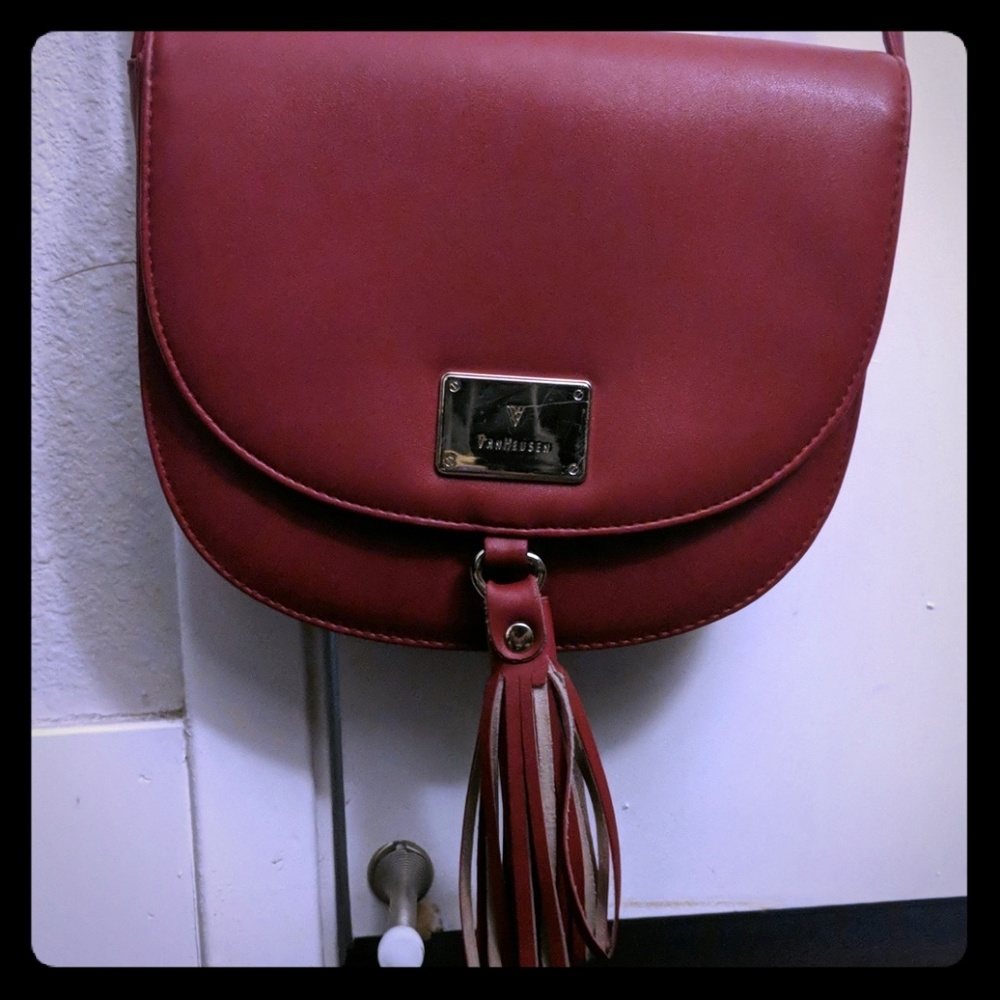 Van heusen sling bag